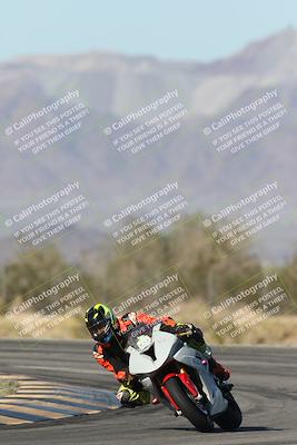 media/Dec-04-2025-Racers Edge (Thu) [[5ebc9f124d]]/3-B Group/1-Session 1 (Turn 7)/